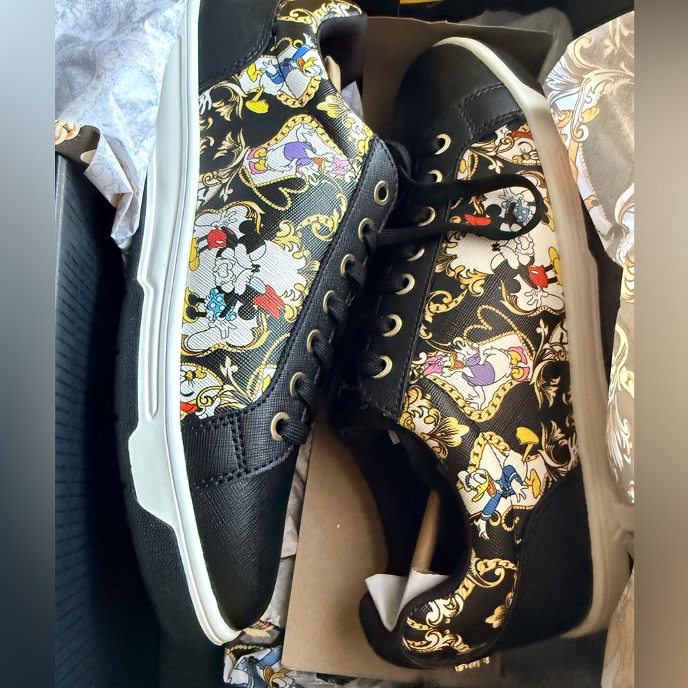 ALDO Disney 100 Collaborations Men’s Sneakers 7.5 (women’s 9) NWT - Picture 7 of 10